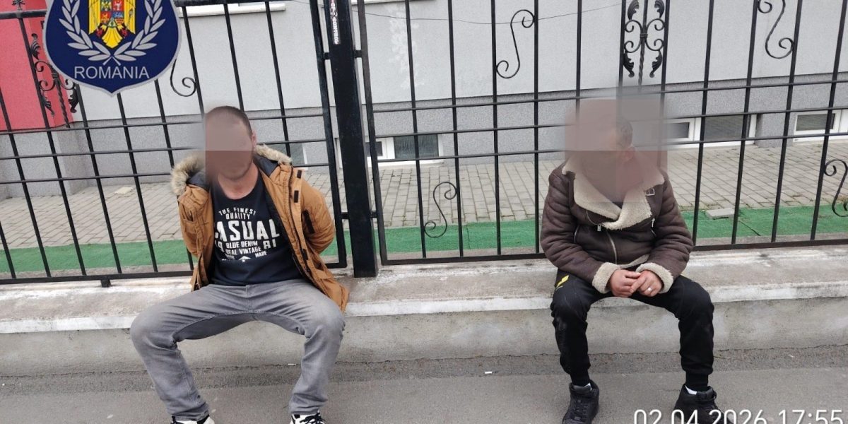 Doi bărbați implicați într-un conflict violent în centrul Aradului au fost imobilizați de polițiștii locali, după ce incidentul s-a degenerat în agresiuni fizice reciproce