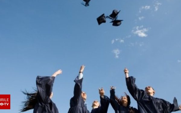 Șoc pentru studenți: 117 dolari pe zi, remote. Cine face angajări