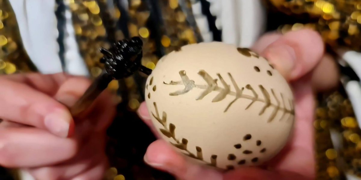 expoziție de încondeiat ouă la Muzeul Țăranului cu “Geometria lumii nevăzute”