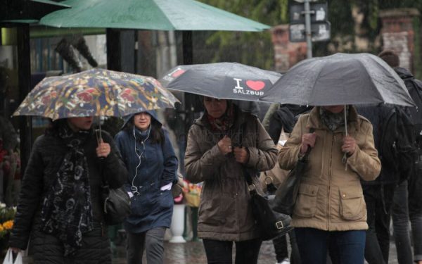 Vreme capricioasă la Cluj: Weekend cu ploi și temperaturi schimbătoare
