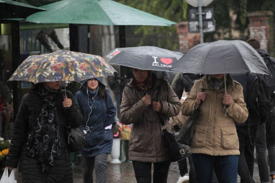 Vreme capricioasă la Cluj: Weekend cu ploi și temperaturi schimbătoare