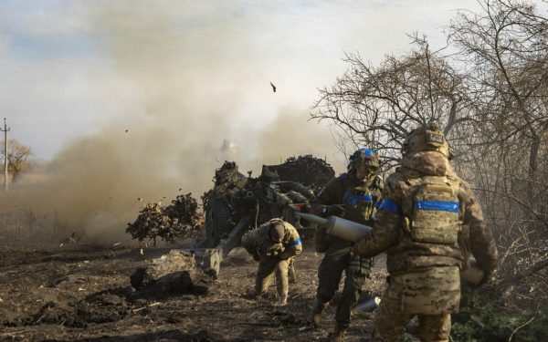 Eliberare șoc în Ucraina: Trei ruși, cu steaguri albe, lăsați pe front