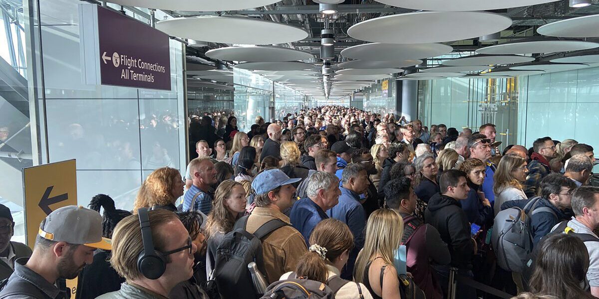 Blocaj HAOS la Milano: Zeci de pasageri, blocați pe aeroport, ajung la leșin