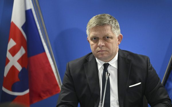 Două țări UE îi blochează Premierul slovac drumul spre Moscova