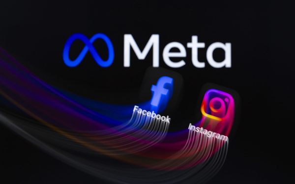 Meta, investigată: Va spiona angajații pentru AI. Datele, riscuri majore!