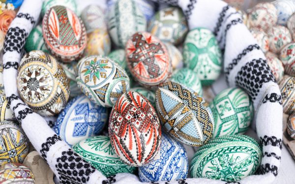 Paște 2026: Cele mai emoționante urări și felicitări pentru cei dragi