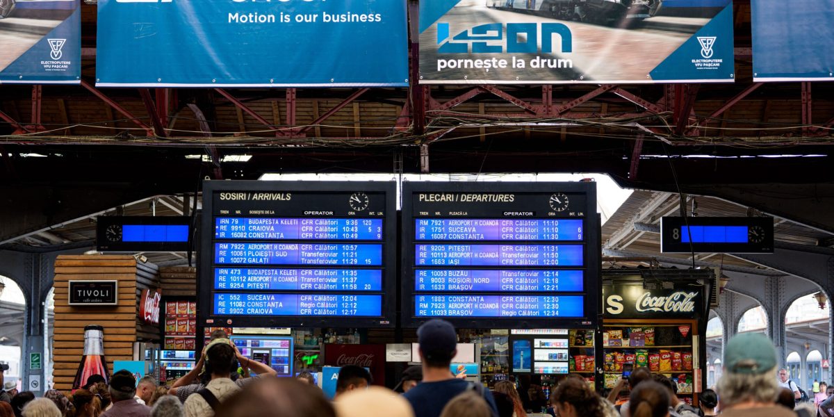 CFR Călători va suplimenta trenurile pe rutele cele mai solicitate în perioada cu trafic crescut, pentru a răspunde creșterii numărului de pasageri în sezonul de vară