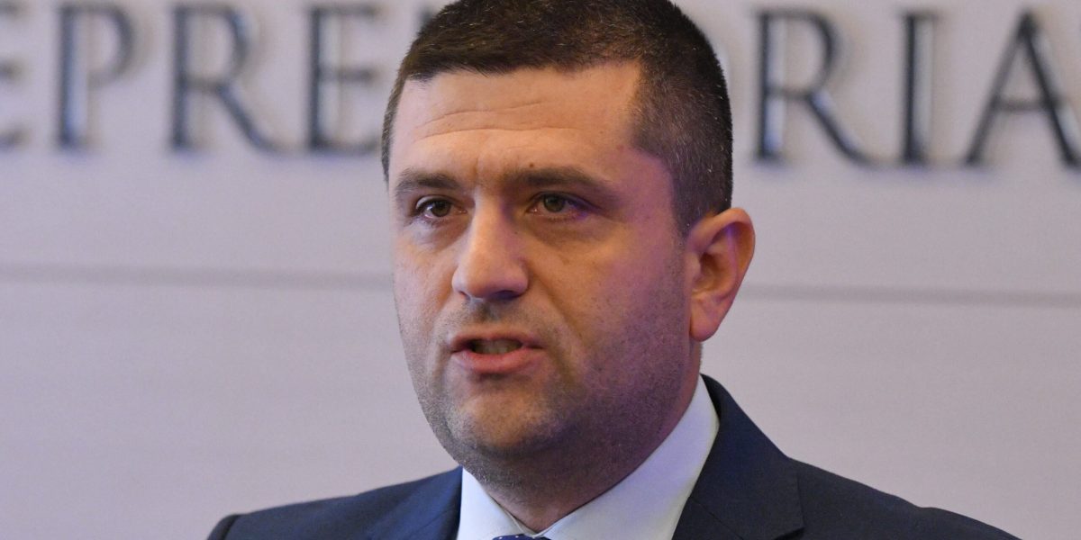 Proiectul fabricii de drone din România și colaborarea cu Ucraina pot fi finalizate în aproximativ șase luni, a declarat Radu Miruță, ministrul Apărării, într-un interviu acordat RFI