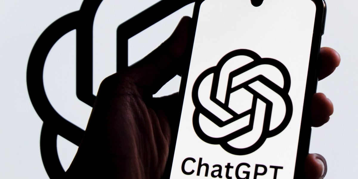 Cum să faci economii cu ChatGPT: 7 sfaturi de la experți AI