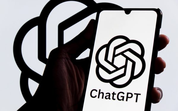 Cum să faci economii cu ChatGPT: 7 sfaturi de la experți AI