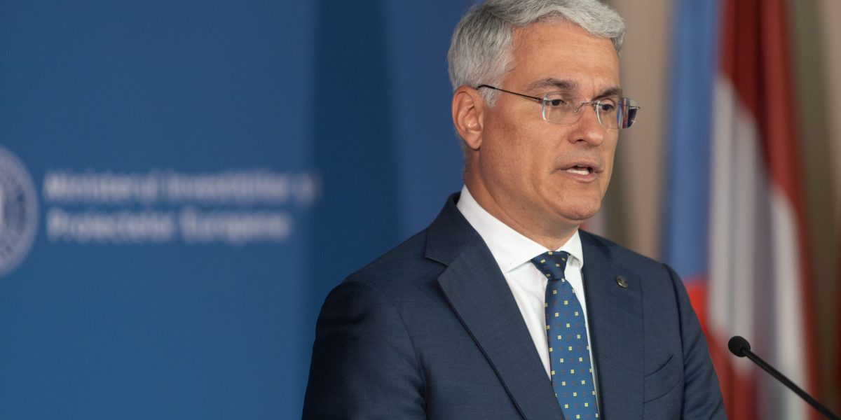 Parchetul European anchetează achiziția microbuzelor electrice școlare, sesizat de Pîslaru