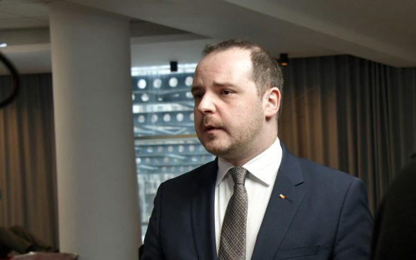 Ministrul anunță demisia: „Mâine plec”. Zvonuri despre un nou scandal în Guvern