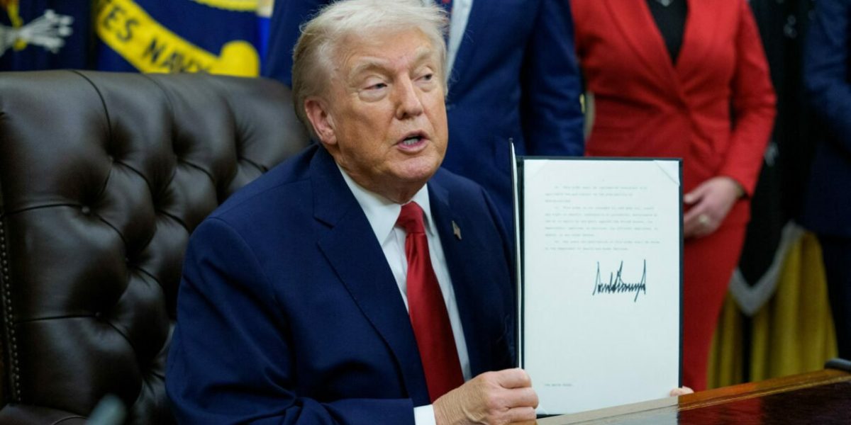 Televiziunea iraniană, despre Donald Trump: „Retragere umilitoare”