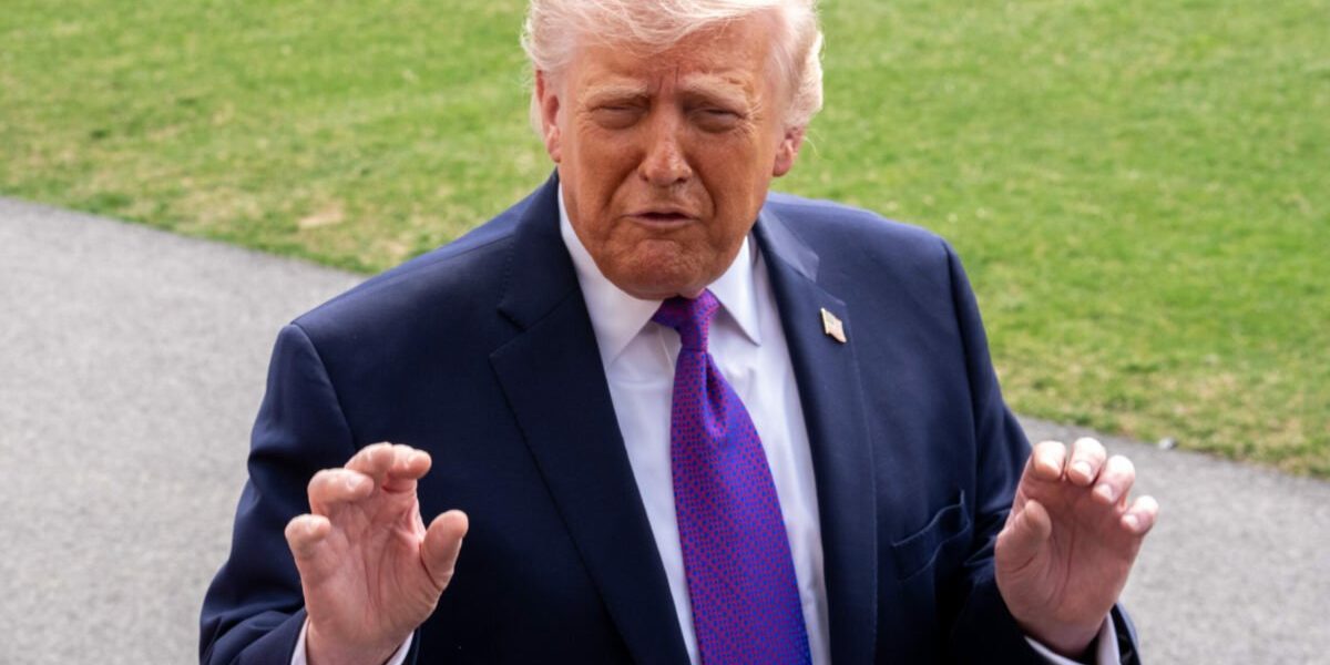 Conflictul dintre Statele Unite ale Americii și Iran s-a mutat pe terenul declarațiilor ironice, după ce fostul președinte AMERICAN, Donald Trump, a lansat amenințări dure la adresa Teheranului