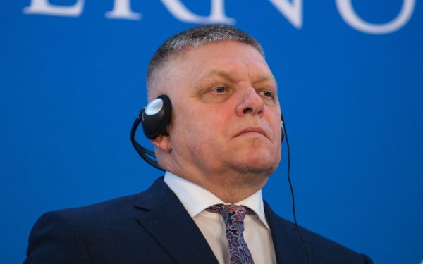Fico, mesaj-bombă la adresa lui Magyar și Orban, în zorii zilei