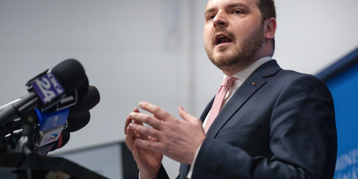 Prima zi de concediu medical, plătită pentru mai mulți pacienți. Rogobete: „Nu mai pierd bani”