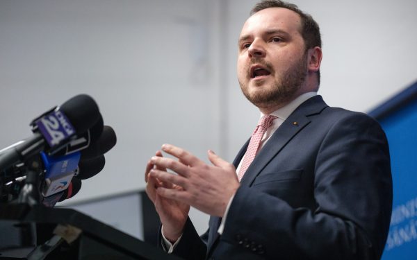 Prima zi de concediu medical, plătită pentru mai mulți pacienți. Rogobete: „Nu mai pierd bani”