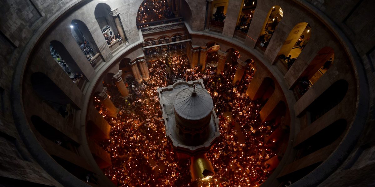 Lumina Învierii, mesaj de pace: G4Media urează liniște și un viitor senin