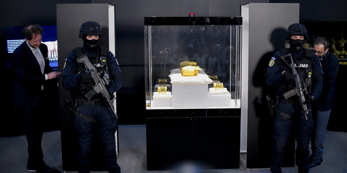 Coiful de la Coțofenești și brățările dacice au revenit în România