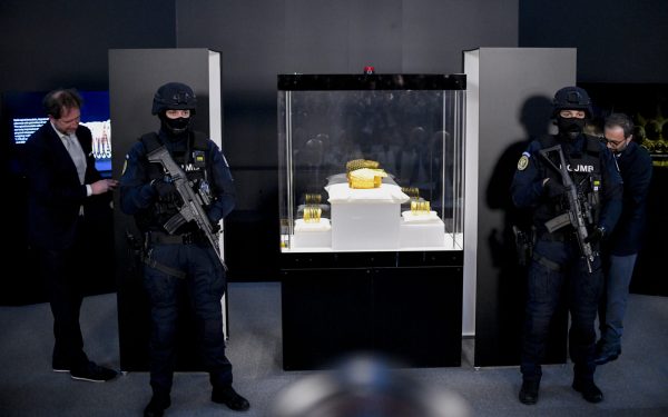 Coiful de la Coțofenești și brățările dacice au revenit în România