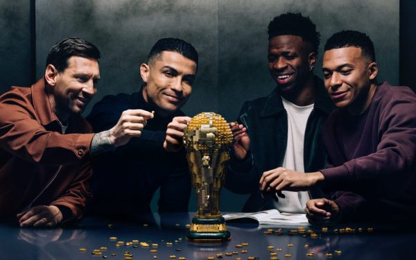 Ticketuri pentru Campionatul Mondial din 2026 încă disponibile, anunță FIFA Fanii pasionați de fotbal din întreaga lume au în continuare șansa de a-și achiziționa bilete pentru Campionatul Mondial din 2026, evenimentul care va avea loc în Statele Unite, Canada și Mexic