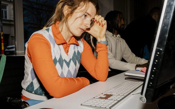 AI versus angajați: Tineri sabotează proiecte, frică de pierderea locului de muncă