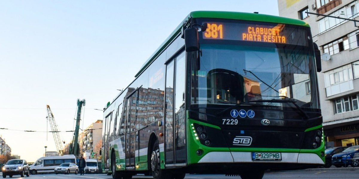 Locuitorii Sectorului 4 din București au lansat o petiție pentru a rezolva problema aglomerației pe traseul Piața Reșița – Piața Unirii, în orele de vârf, când mijloacele de transport devin insuficiente pentru numărul mare de călători