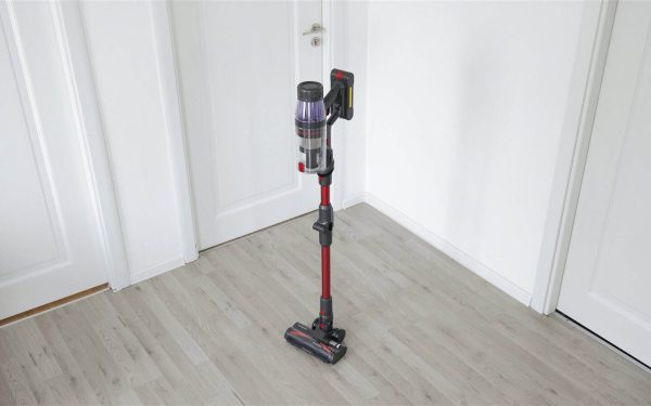 U16 Flex de la Ultenic: Aspirator vertical care te mișcă, dar nu impresionează