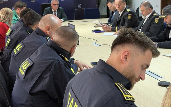 Controale importante în domeniul importurilor de legume-fructe perisabile Autoritatea Vamală Română, împreună cu Agenția Națională de Administrare Fiscală, Direcția Generală Antifraudă Fiscală și Autoritatea Națională Sanitară Veterinară și pentru Siguranța Alimentelor, desfășoară o acțiune coordonată de control asupra operatorilor economici implicați în depozitarea și comercializarea produselor alimentare perisabile provenite din import