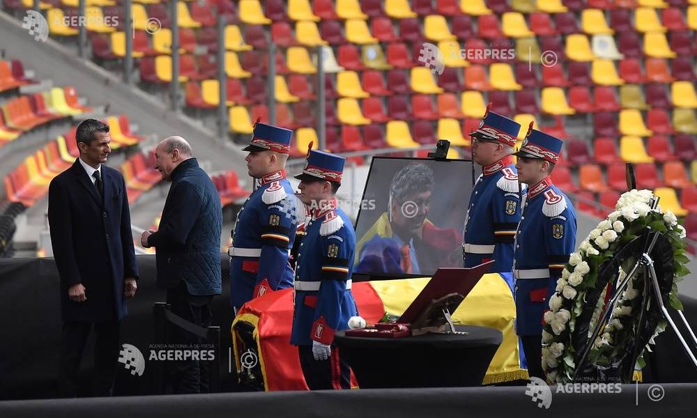 Băsescu, la căpătâiul lui Mircea Lucescu: Ultima reverență pentru antrenor