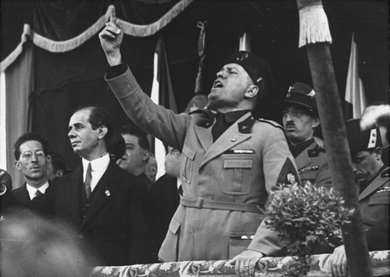 Carpi, Italia: Mussolini, dezonoarat postum. Lagărul evreiesc, motivul deciziei
