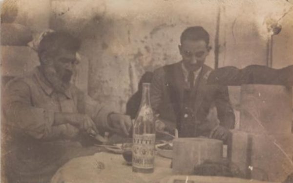 Brâncuși, de Paște: Ouă pictate și festinuri în atelierul genialului sculptor