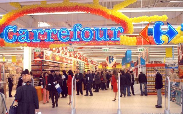 Când vor fi deschise magazinele Carrefour de Paște 2026? Programul complet