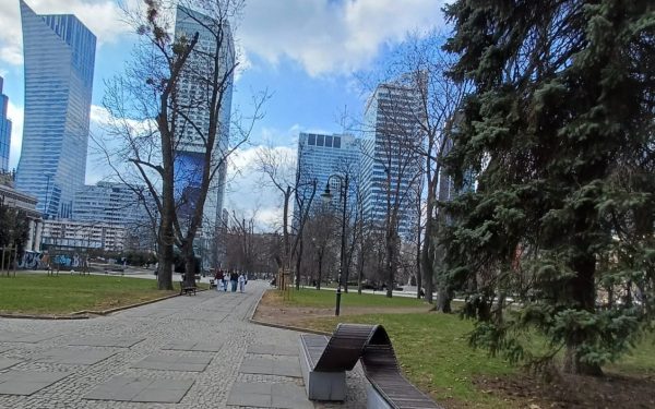 Varșovia, model pentru București: Trotuare libere și piste de biciclete