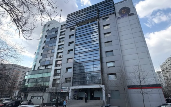 Bucureștiul, orașul unde se desfășoară activități decizionale pentru întreaga țară, ascunde din ce în ce mai multe detalii despre modul în care fondurile publice sunt distribuite și cine are, de fapt, control asupra acestor resurse