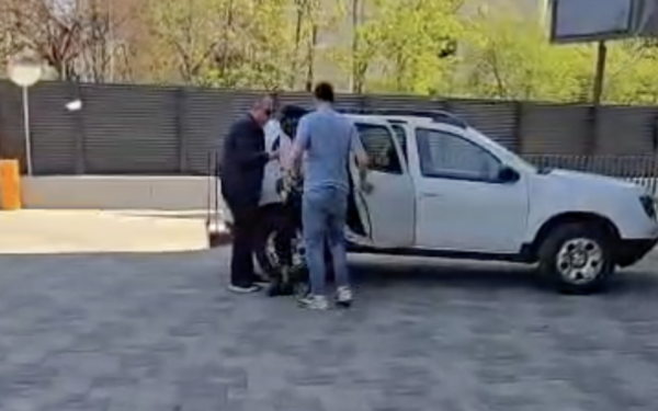Bărbatul care a furat țeava spitalului Pantelimon, depistat și dus la Poliție