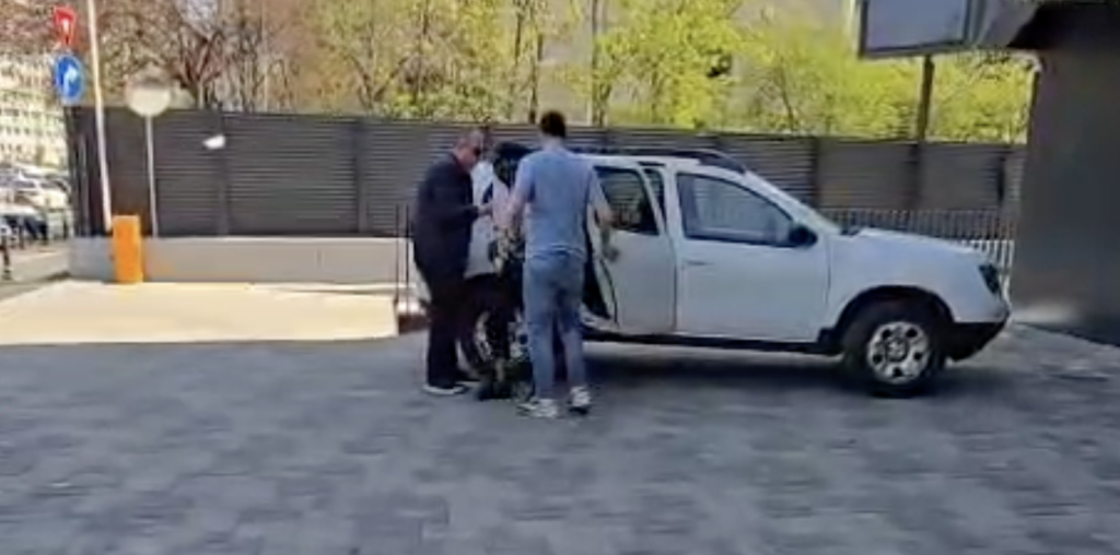 Bărbatul care a furat țeava spitalului Pantelimon, depistat și dus la Poliție