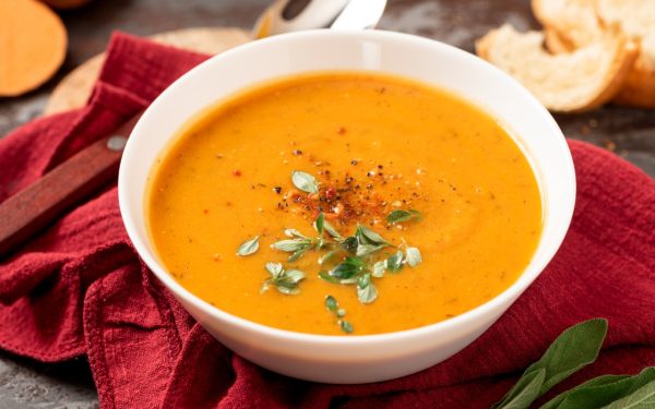 Supe detox după Paște: Rețete simple și rapide pentru o revenire ușoară