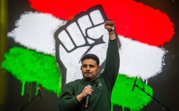 FOTOGALERIE: Budapesta, asaltată de 150.000 de oameni. Orban, pus la zid: „Demolați sistemul!”