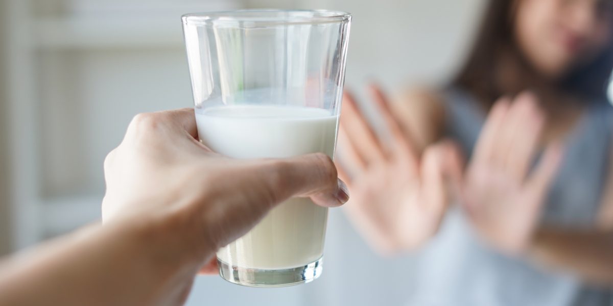 Laptele, pe lista neagră? Neurologii trag semnalul de alarmă despre Parkinson