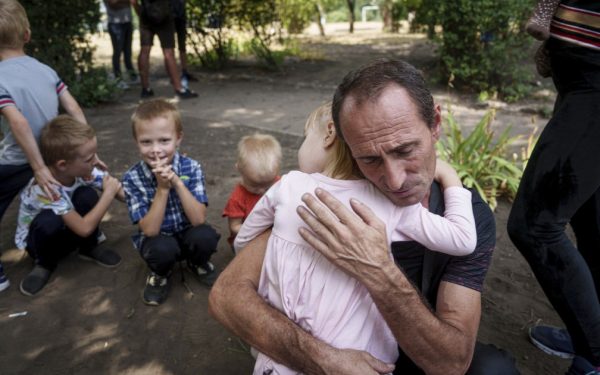 Copii ucraineni, măcel sângeros: Aproape 700 de morți, 20.000 duși ilegal