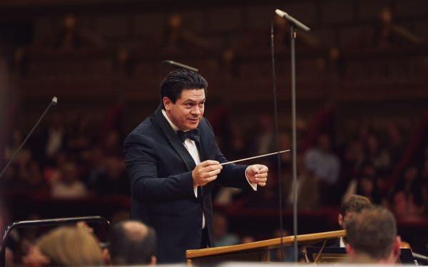 Măcelaru revine la Enescu 2026: Masterclass GRATUIT pentru public