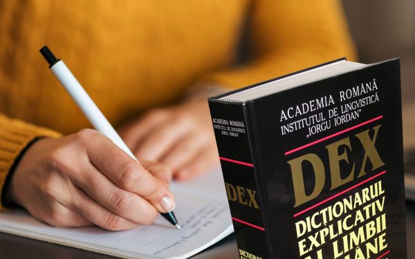 De unde vine „a fi lipsit de scrupule”? Semnificația, total schimbată