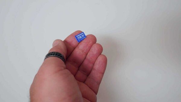 Samsung lansează o cartelă microSDXC de 1TB, destinată filmărilor 4K și gaming-ului portabil Samsung a adus o soluție nouă pentru nevoile tot mai mari de stocare portabilă, rapide și sigure, prin lansarea cardului de memorie microSDXC PRO Plus de 1TB