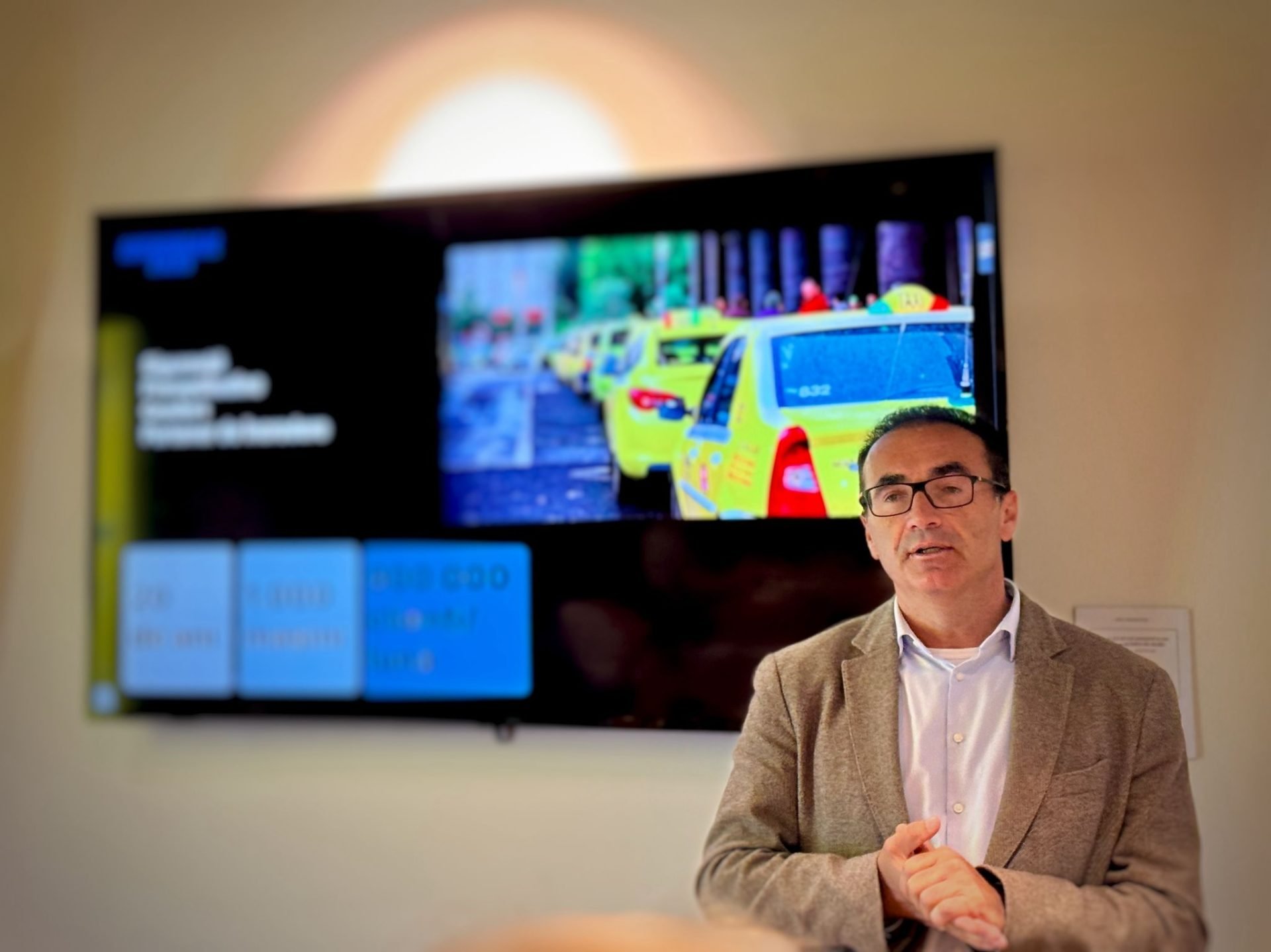 București: Patron de taxi, „bombardat” de scumpiri. Cum supraviețuiește?