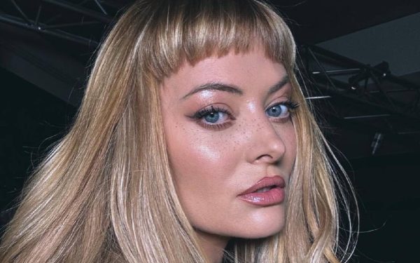 Delia, metamorfoza muzicală: Cum arăta la debut și ce spectacol oferă acum!