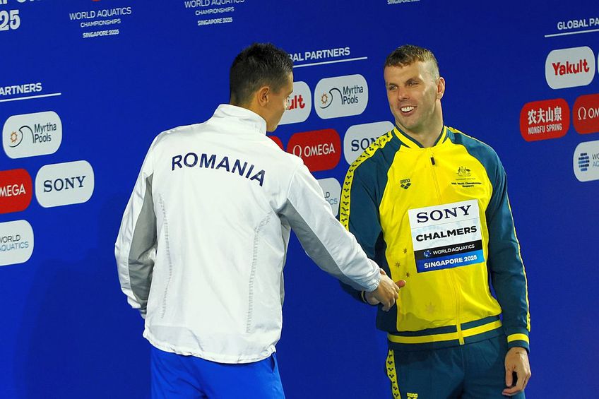România a marcat o performanță notabilă la Campionatele Mondiale de natație de la Singapore, unde DAVID POPOVICI a obținut aurul în probele de 100 și 200 metri liber, devenind primul sportiv din istorie care triumfă în aceste două categorii la două ediții separate ale turneului mondial