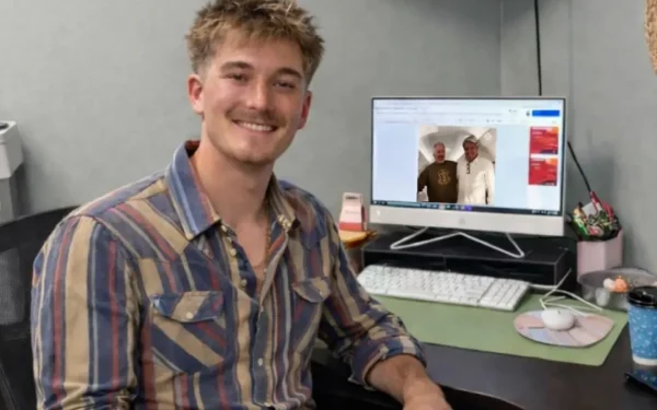 Dezamăgirea lui Donald Trump, un alegător cercetează obsesiv dosarele Epstein