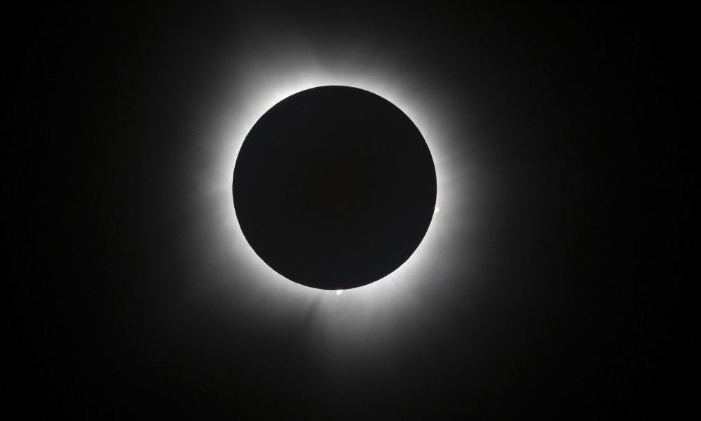 Eclipse totală de soare pe 12 August: Unde vezi spectacolul cosmic