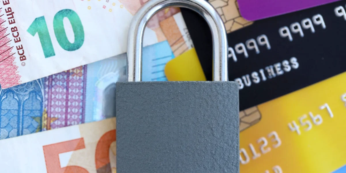 Plăți CASH, cu LIMITĂ: Directiva UE intră în vigoare din 2027